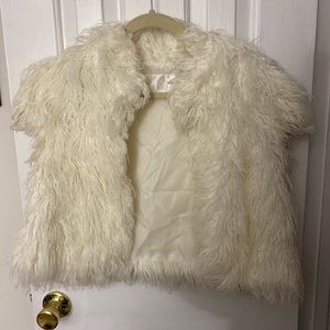 Lg faux fur vest off white lined
